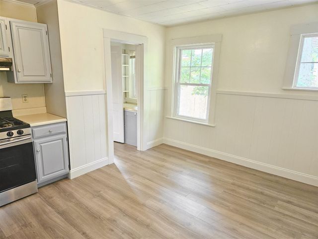 19 Rowe St 2, Newton, MA 02466