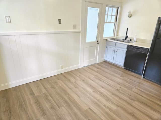19 Rowe St 2, Newton, MA 02466