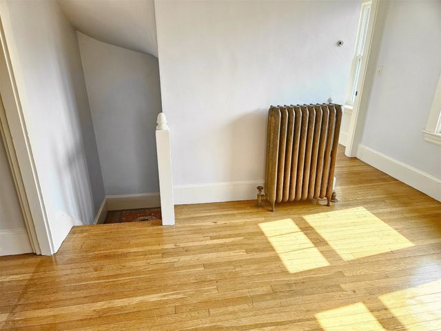 19 Rowe St 2, Newton, MA 02466