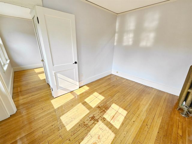 19 Rowe St 2, Newton, MA 02466