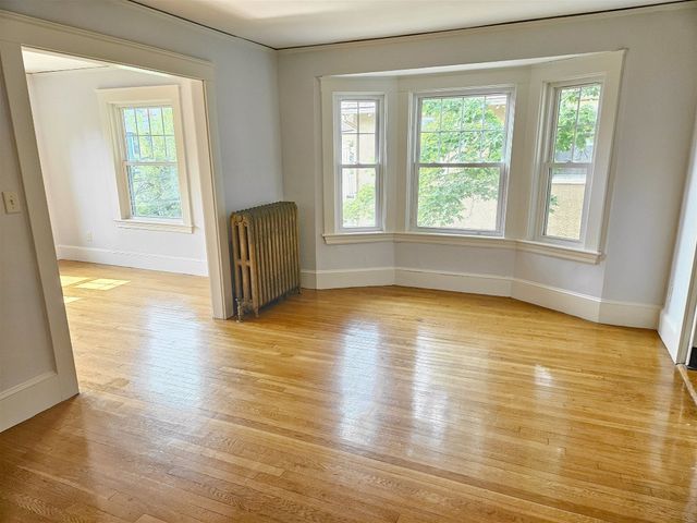 19 Rowe St 2, Newton, MA 02466