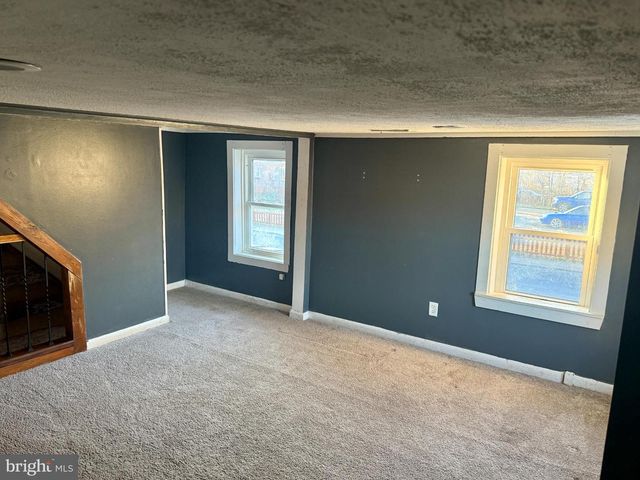 131 S MASSANUTEN ST, Strasburg, VA 22657