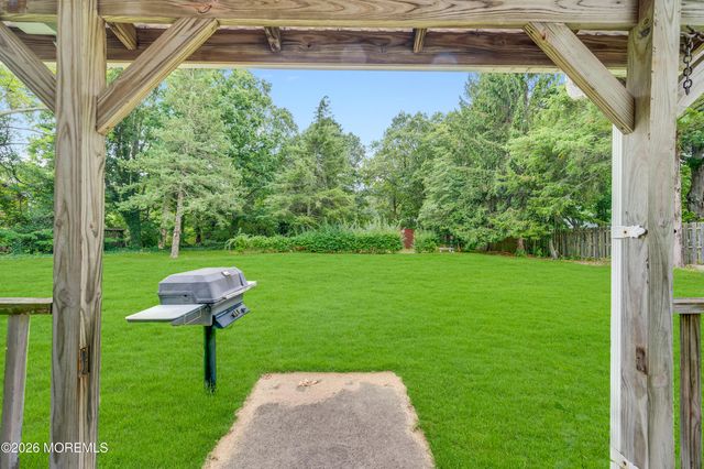3238 Ridgewood Road, Allenwood, NJ 08720