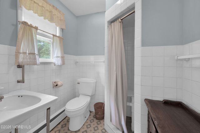3238 Ridgewood Road, Allenwood, NJ 08720