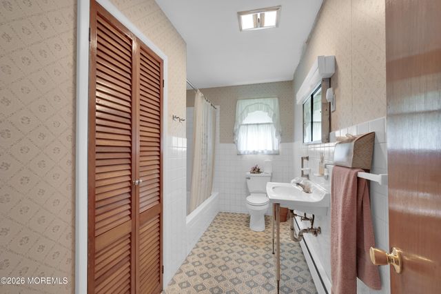 3238 Ridgewood Road, Allenwood, NJ 08720