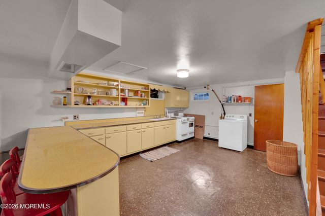 3238 Ridgewood Road, Allenwood, NJ 08720