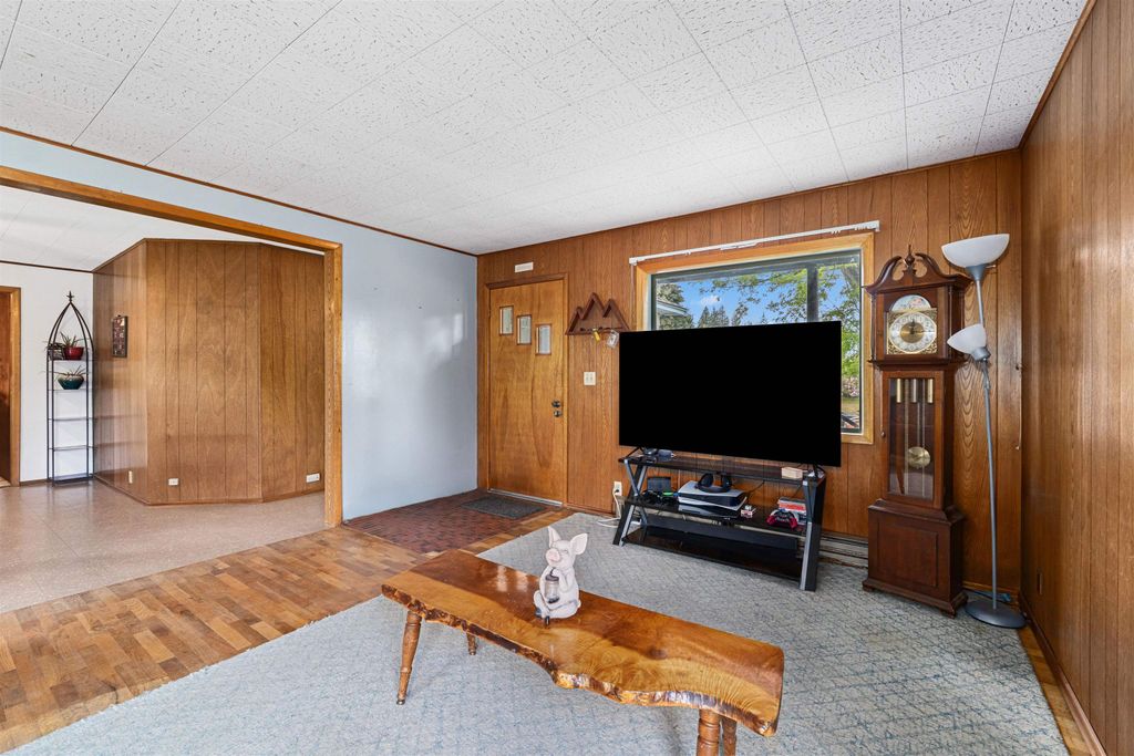 705 Old Kettle Rd, Kettle Falls, WA 99141