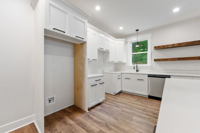 1944 E MCLEMORE AVE, Memphis, TN 38114