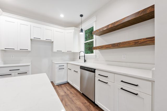 1944 E MCLEMORE AVE, Memphis, TN 38114