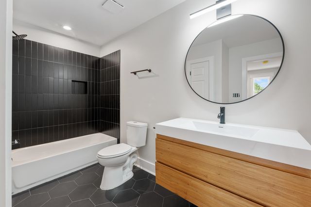 1944 E MCLEMORE AVE, Memphis, TN 38114