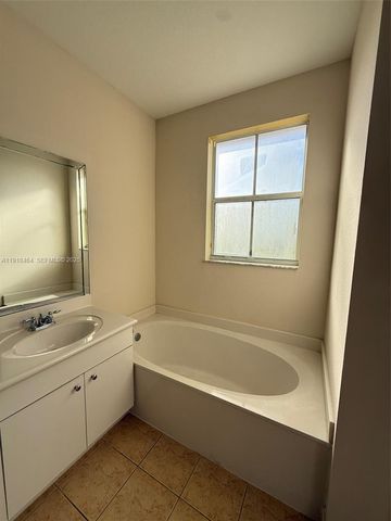 8528 SW 166th Pl 8528, Miami, FL 33193