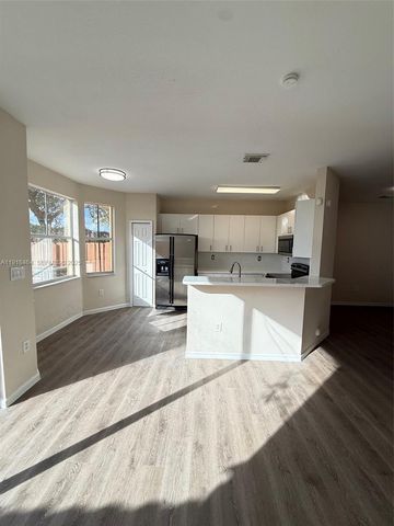 8528 SW 166th Pl 8528, Miami, FL 33193