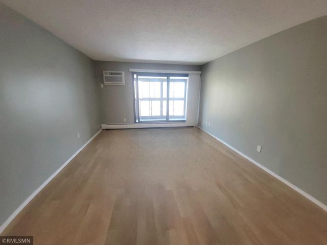 1871 Silver Bell Road 321, Eagan, MN 55122