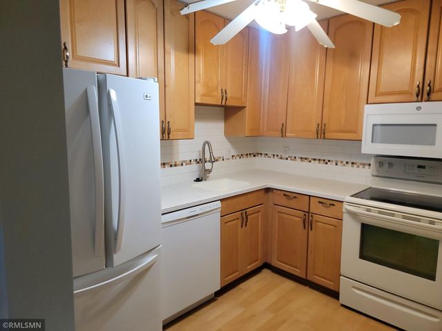 1871 Silver Bell Road 321, Eagan, MN 55122