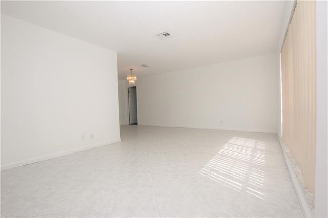 1122 NW 82nd Avenue, Coral Springs, FL 33071