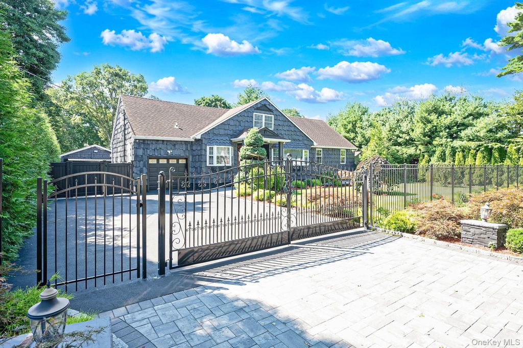8 Ralph Avenue, Brentwood, NY 11717 — photo 4