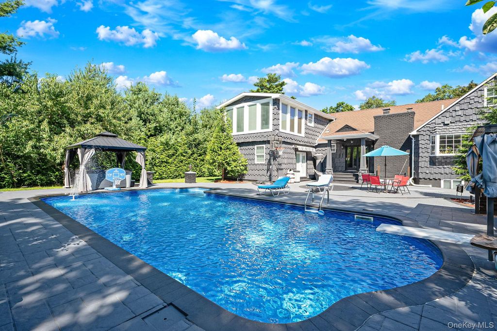8 Ralph Avenue, Brentwood, NY 11717 — photo 5