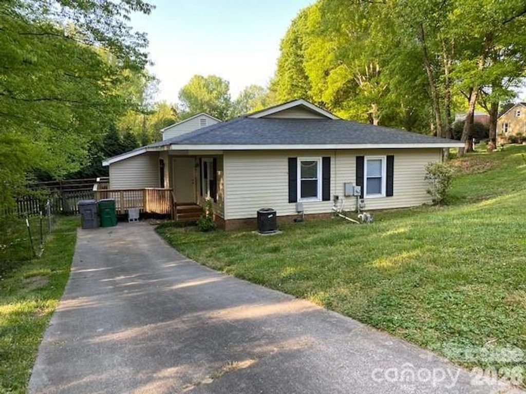 11701 Shandon Circle, Charlotte, NC 28226