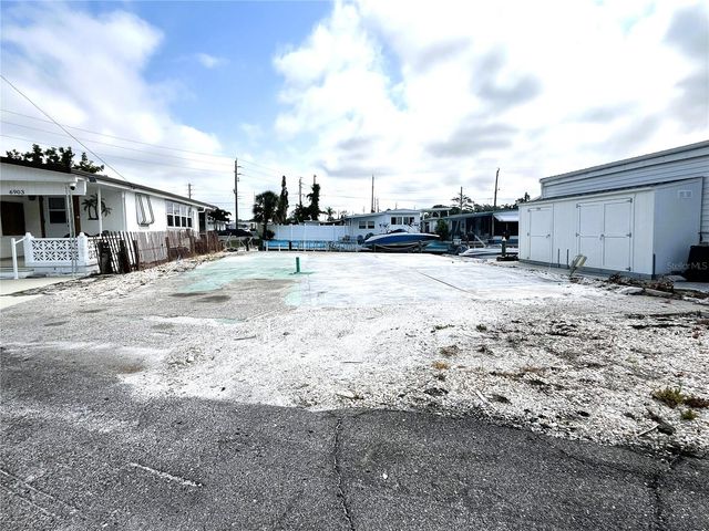 6905 W BAYOU LANE, Bradenton, FL 34207