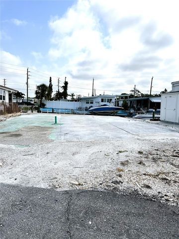 6905 W BAYOU LANE, Bradenton, FL 34207