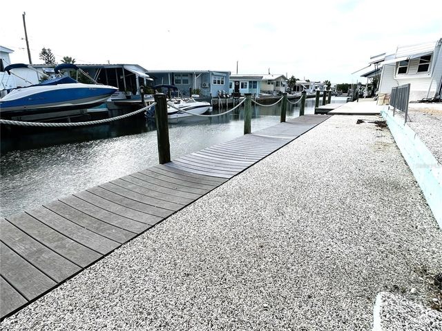 6905 W BAYOU LANE, Bradenton, FL 34207