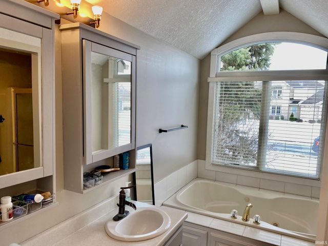 310 Calash Run, Fort Wayne, IN 46845