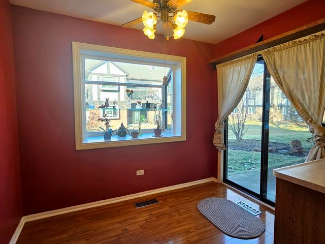 230 Windsor Lane A, Willowbrook, IL 60527