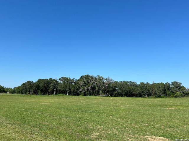 6624 W FM 2200, Moore, TX 78057