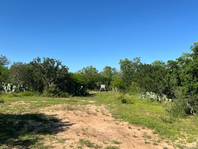 6624 W FM 2200, Moore, TX 78057