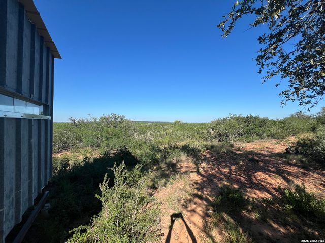 6624 W FM 2200, Moore, TX 78057
