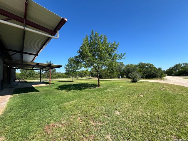 6624 W FM 2200, Moore, TX 78057