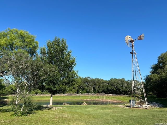 6624 W FM 2200, Moore, TX 78057