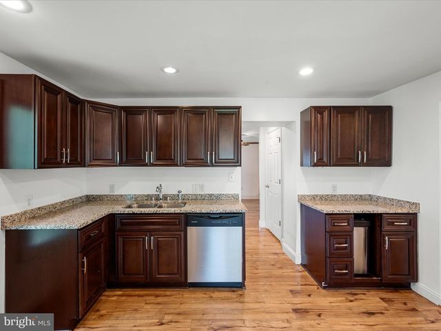 5479 MAIN ST, Stephens City, VA 22655