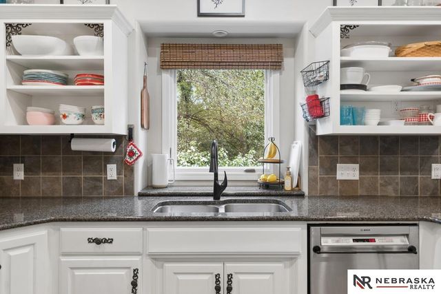 11903 S 47th Street, Papillion, NE 68133