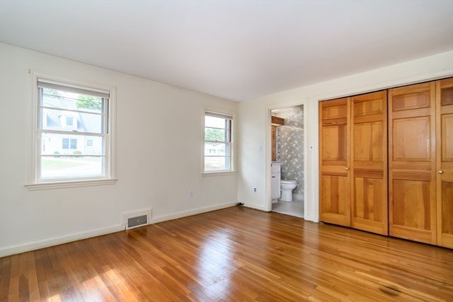 33 York Way, Westwood, MA 02090