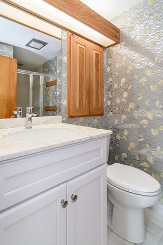 33 York Way, Westwood, MA 02090