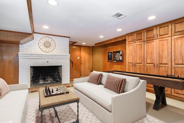 33 York Way, Westwood, MA 02090