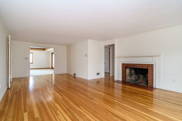 33 York Way, Westwood, MA 02090