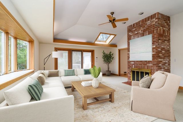 33 York Way, Westwood, MA 02090