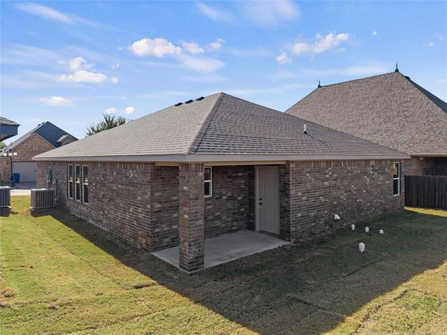 803 Chateau Court, Kingfisher, OK 73750