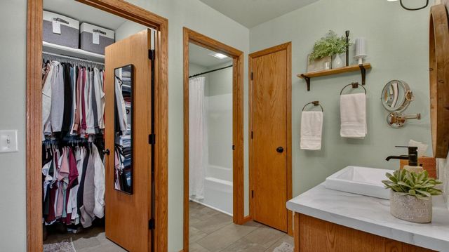 1821 Dorret Road, Eau Claire, WI 54703