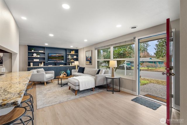 23107 51st Avenue W, Mountlake Terrace, WA 98043