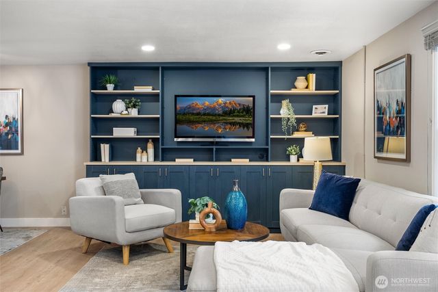 23107 51st Avenue W, Mountlake Terrace, WA 98043