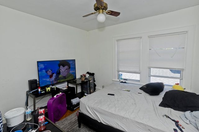 320 Oakland St, Springfield, MA 01108