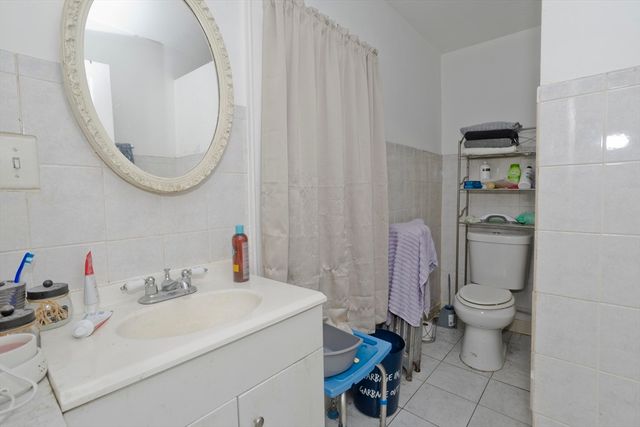 320 Oakland St, Springfield, MA 01108