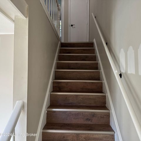 744 Brian Ct, Radcliff, KY 40160