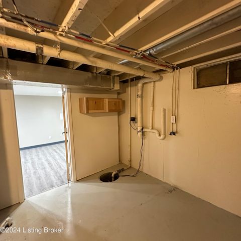 744 Brian Ct, Radcliff, KY 40160