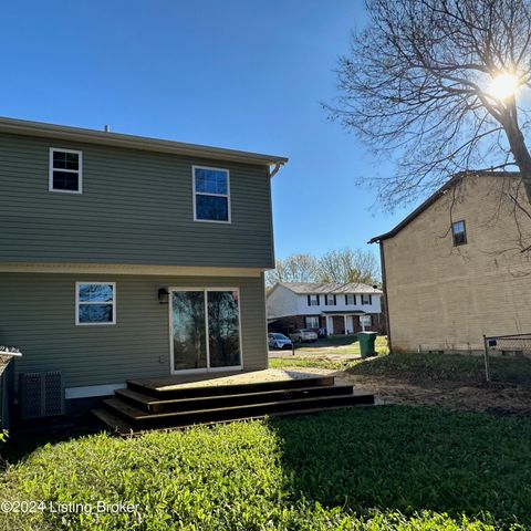 744 Brian Ct, Radcliff, KY 40160