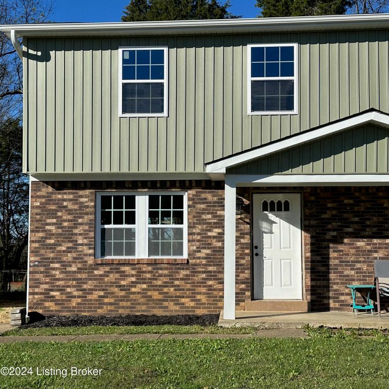 744 Brian Ct, Radcliff, KY 40160