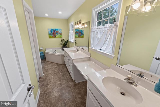 27616 HARNESS LN, Salisbury, MD 21801
